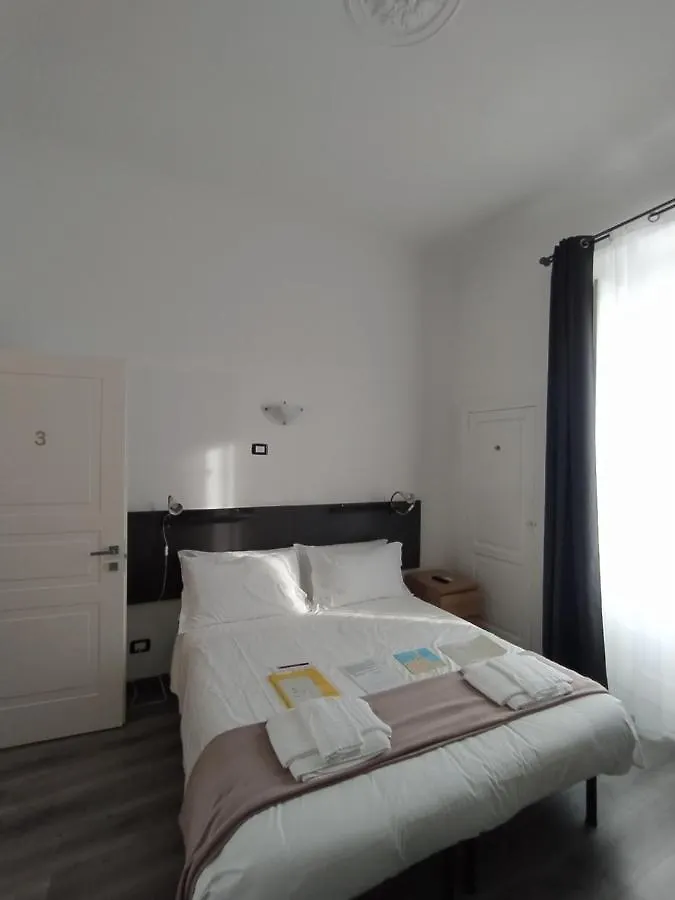 Hotel Domus Nikolai Bari Pensjonat