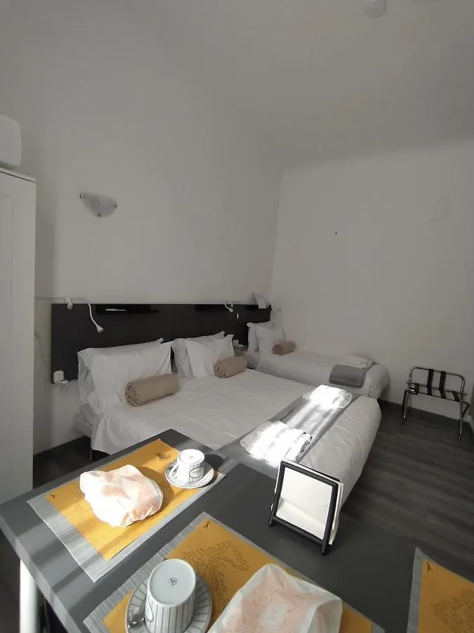 Hotel Domus Nikolai Bari 2*,  Włochy