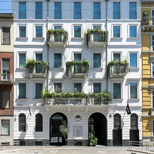 Senato 4*, Milaan Italië