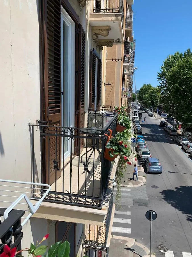 Gasthuis Domus Nikolai Hotel Bari